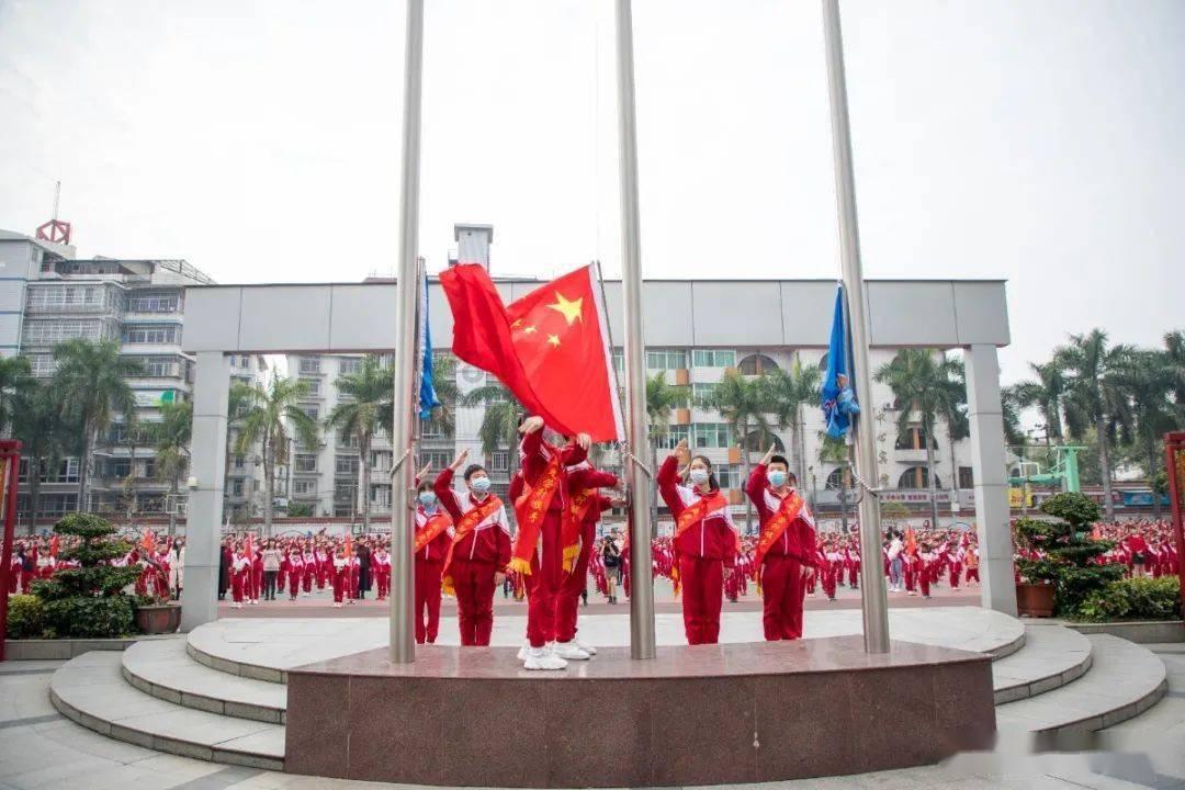 滑雪场的收费都包括哪些方面？游戏画面
